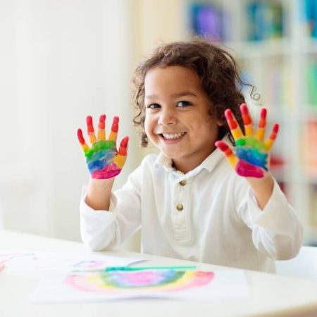 Jak przedszkole wspiera budowanie przyjaźni między dziećmi