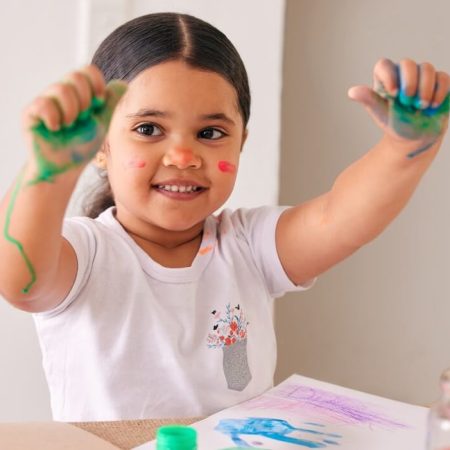 Jakie znaczenie mają zajęcia plastyczne dla rozwoju przedszkolaka?